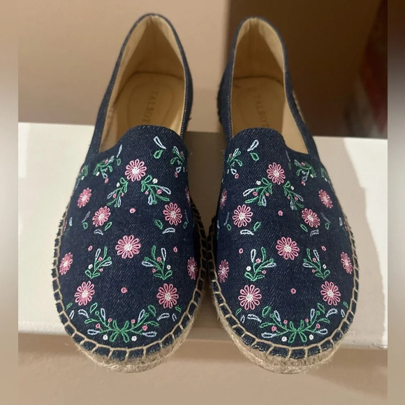 Talbots Shoes - Women’s TALBOTS Izzy Embroidered Denim Flower Espadrilles. Size 8.5.